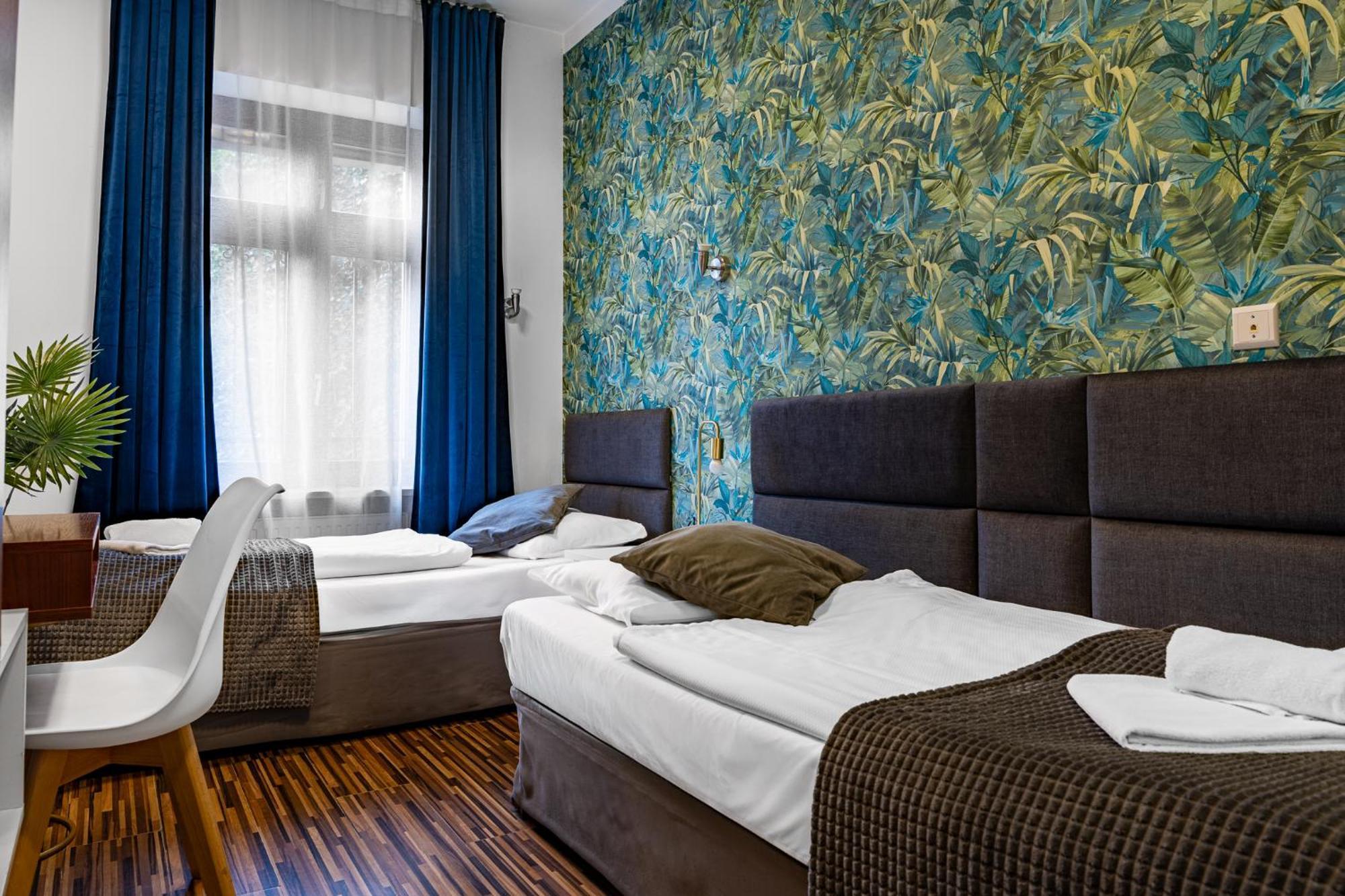 Great Polonia Dwarf Wroclaw Bed & Breakfast エクステリア 写真